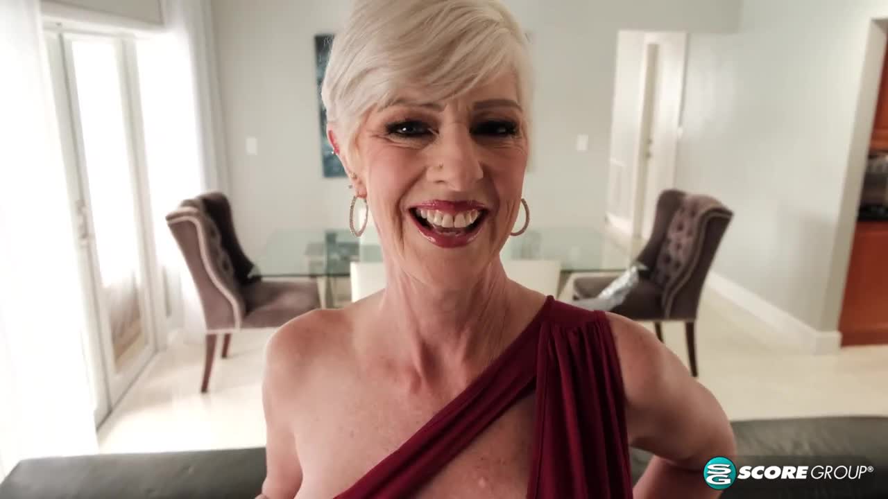 Foxxxy Darlin - There's a whole lotta your cum on 60-year-old Foxxxy's face - ePornhubs