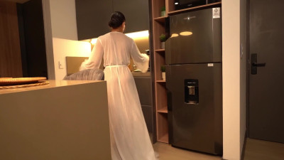 Masked thief breaks into the house - Mariana Martix