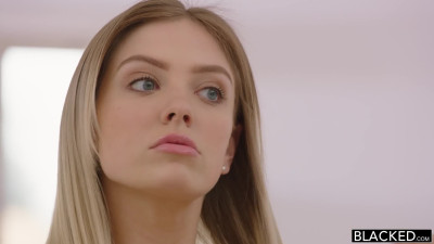 Giselle Palmer Look Outside 4K