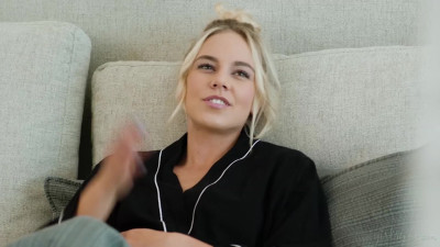 Little Puck, Kelsey Kane - Doctor's Heartfelt House Call