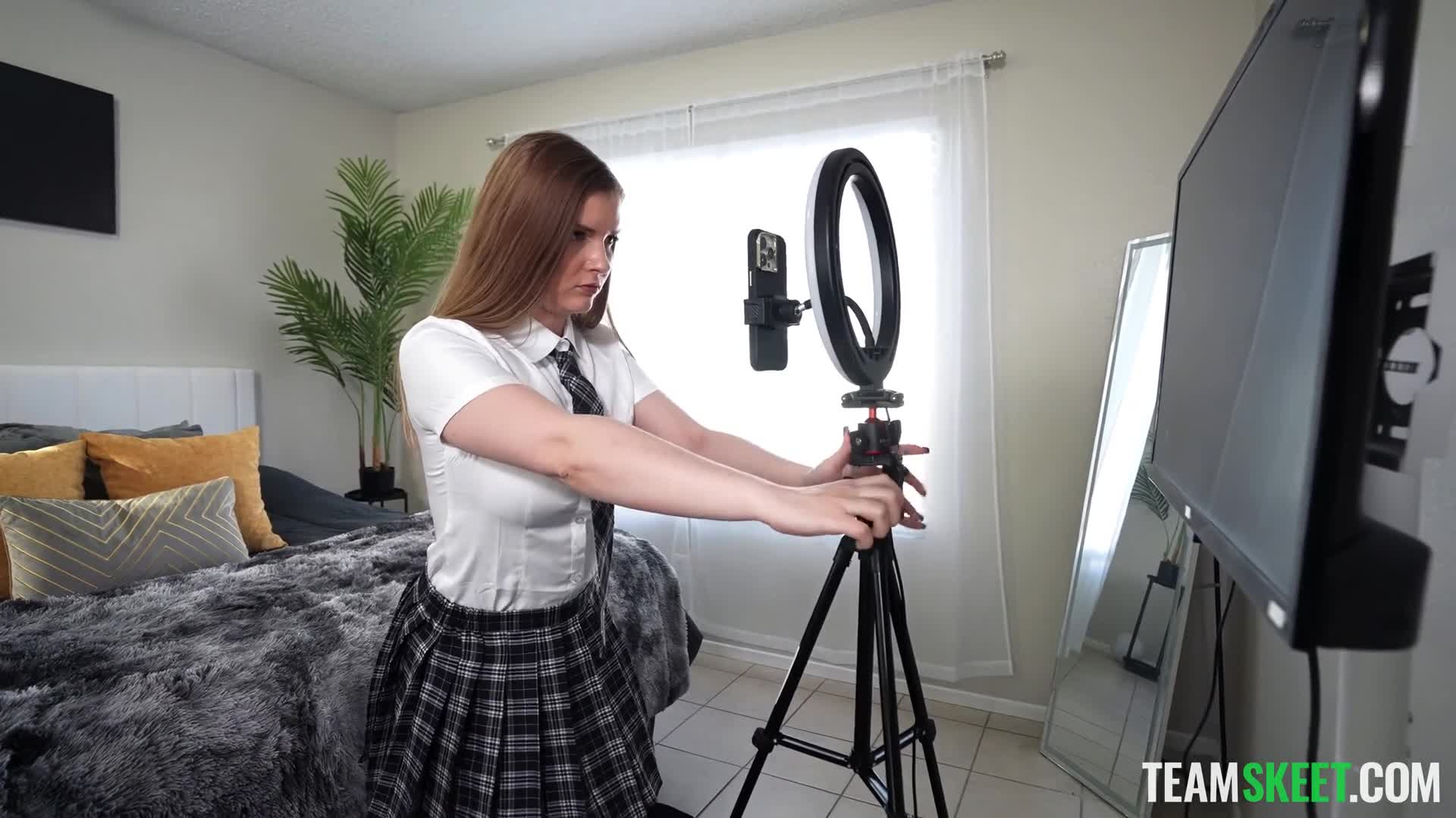Harlow West - She can give a lot - ePornhubs