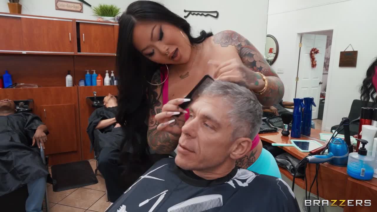 Connie Perignon - TrimZZ Episode 3 - ePornhubs