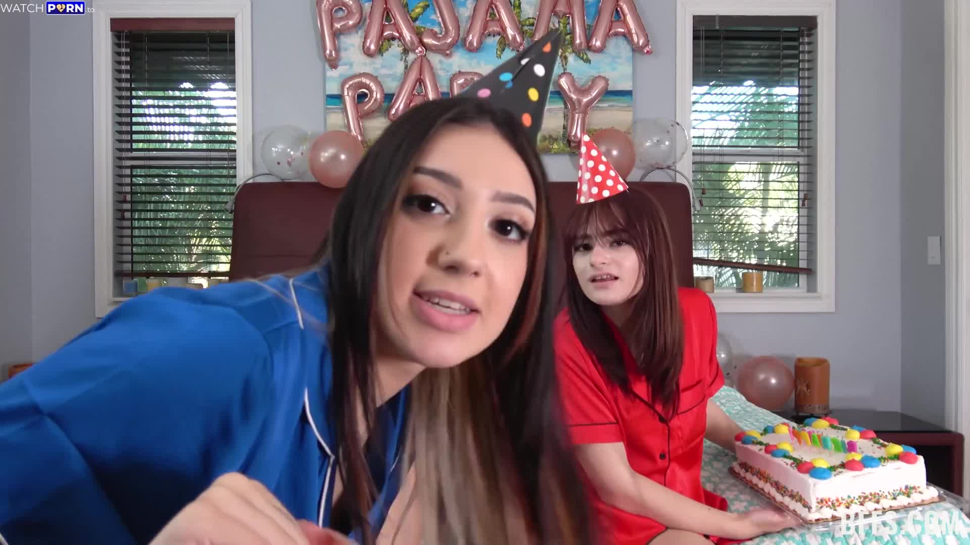 Reese Robbins, Violet Gems, Leana Lovings - Birthday Burglar Surprise - ePornhubs