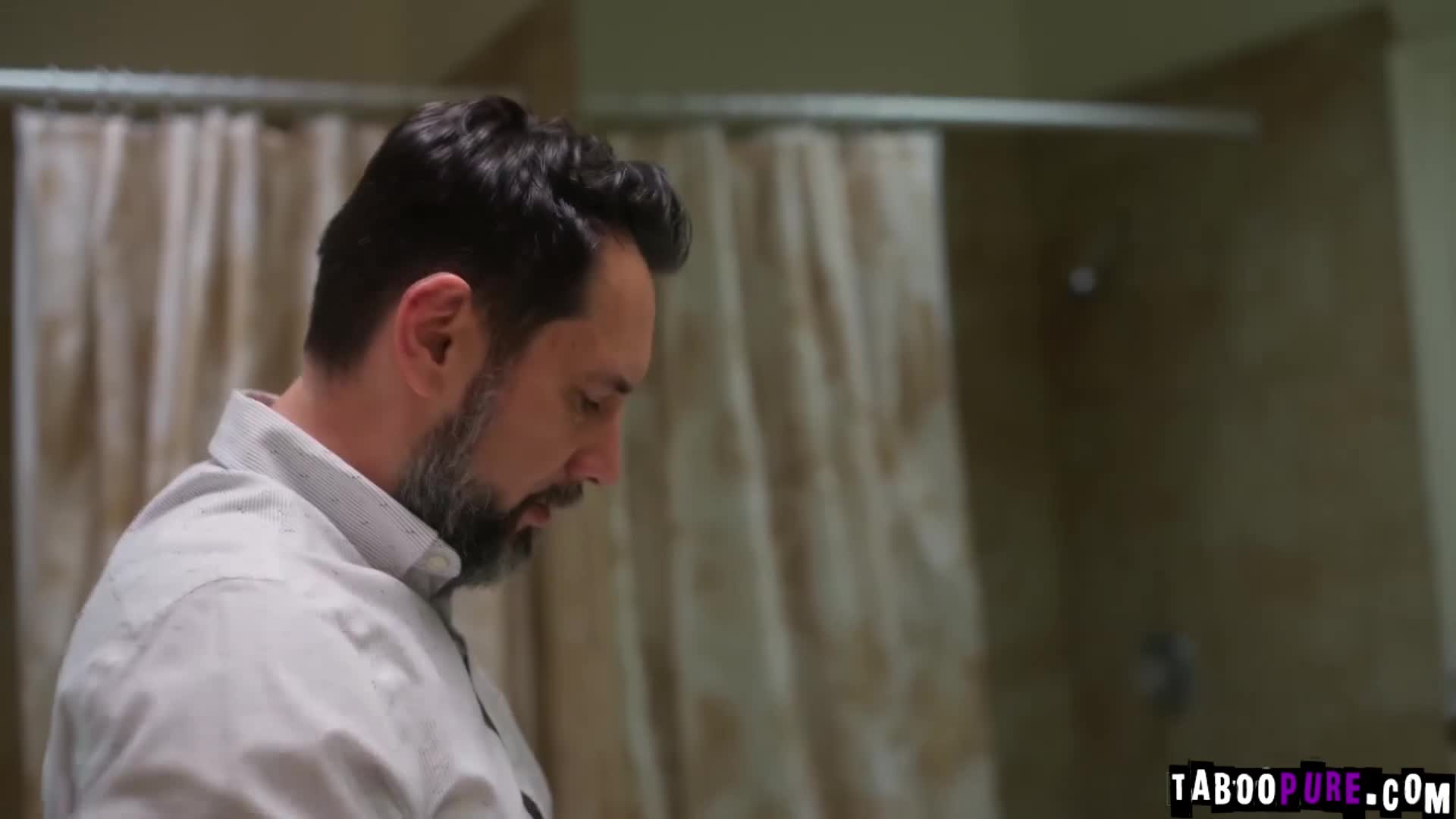 Butler Tommy Pistol lusting for Summer Col - ePornhubs