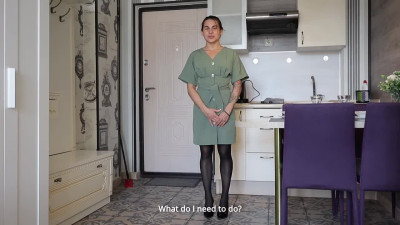 Enni Roud - Горничная любит сосать за деньги и принимать сперму на лицо