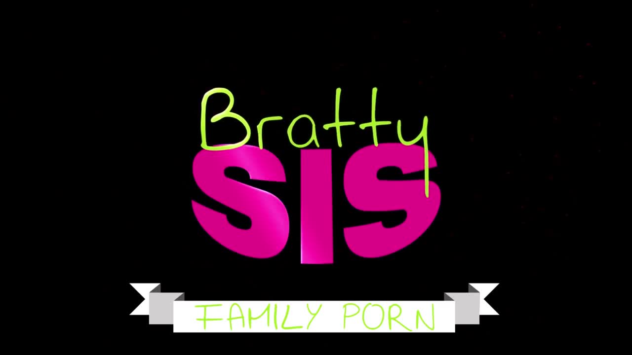 Simon Kitty - Stepsis Is Looking For Good Dick - S31:E8 - ePornhubs