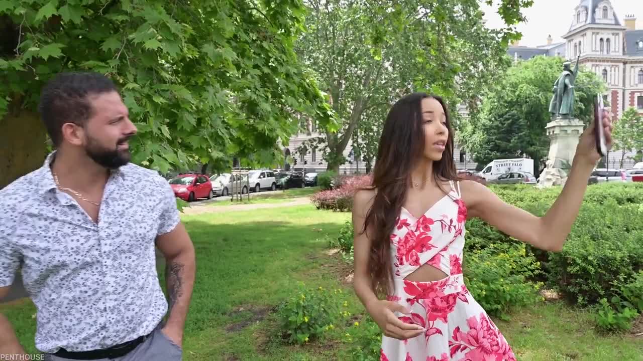 Lia Lin - Lia Lin hunting in the park - ePornhubs