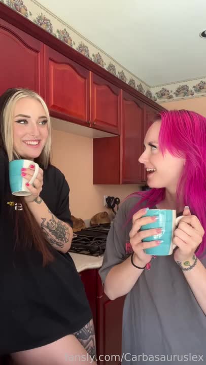 two lesbians on one pov - ePornhubs