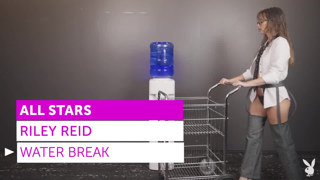 Riley Reid in Water Break - ePornhubs